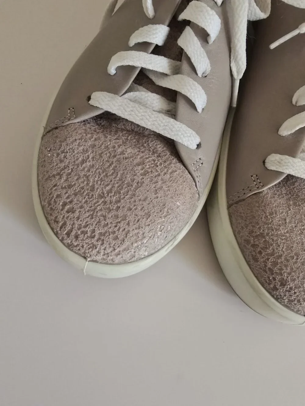 Ecco Soft 7 Grey Gray Lace Up Leather Shoes Sneakers Size 7 Womens Embossed